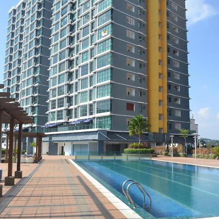 שאה אלאם Vista Alam Studio Units - Pool, Food Court מראה חיצוני תמונה