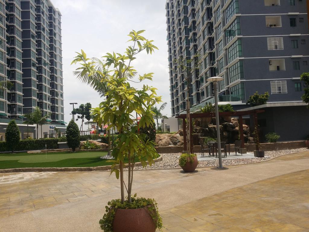שאה אלאם Vista Alam Studio Units - Pool, Food Court מראה חיצוני תמונה