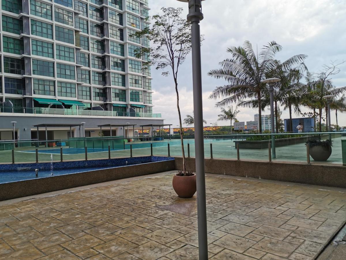 שאה אלאם Vista Alam Studio Units - Pool, Food Court מראה חיצוני תמונה