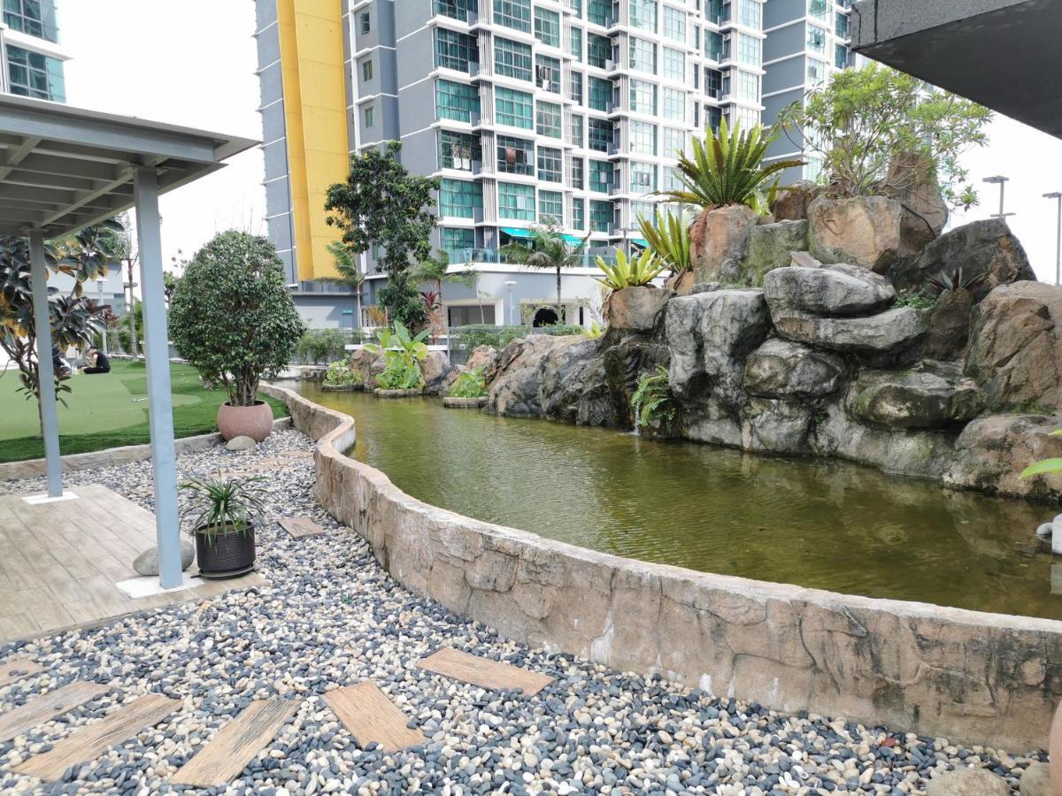 שאה אלאם Vista Alam Studio Units - Pool, Food Court מראה חיצוני תמונה